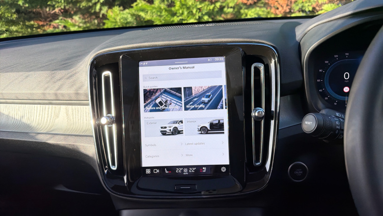 Volvo XC40 2.0 B4P Ultra Dark 5dr Auto Petrol Estate